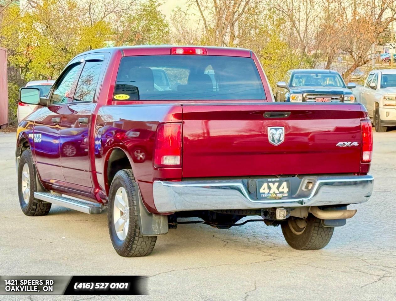 2016 RAM 1500 Classic 4WD Crew Cab 140.5" ST Photo3