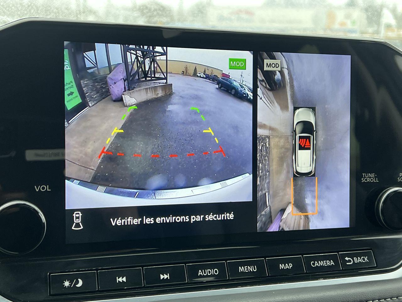 2023 Nissan Rogue SL AWD, MOONROOF, HEATED LEATHER SEATS, POWER LIFTGATE, BACK UP CAM, NAV!! Photo