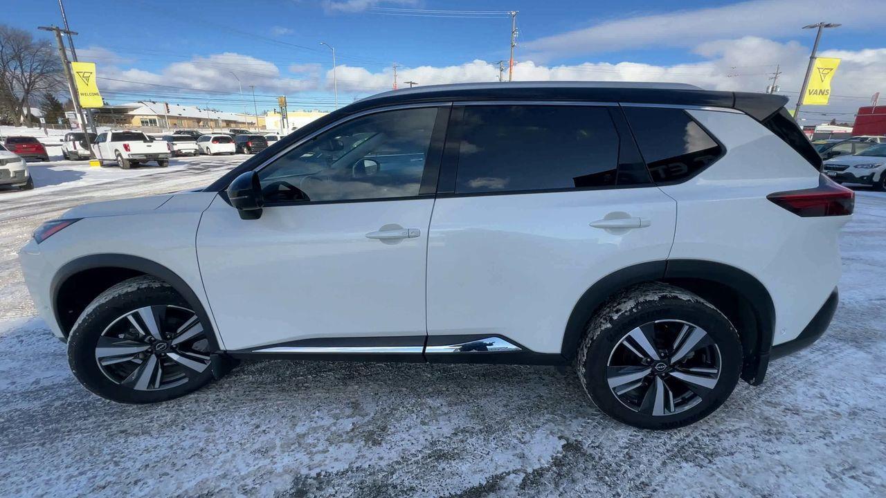 2023 Nissan Rogue SL AWD, MOONROOF, HEATED LEATHER SEATS, POWER LIFTGATE, BACK UP CAM, NAV!! Photo