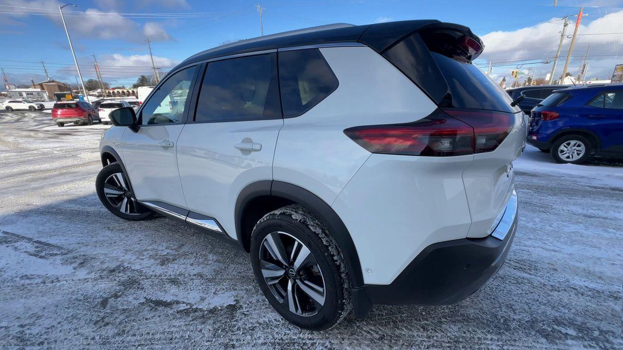 2023 Nissan Rogue SL AWD, MOONROOF, HEATED LEATHER SEATS, POWER LIFTGATE, BACK UP CAM, NAV!! Photo