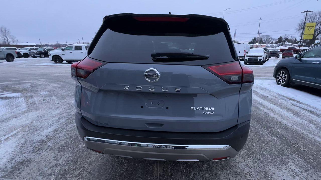 2021 Nissan Rogue Platinum AWD, MOONROOF, HEATED LEATHER SEATS, POWER LIFTGATE, REMOTE START, CRUISE CONTROL!! Photo