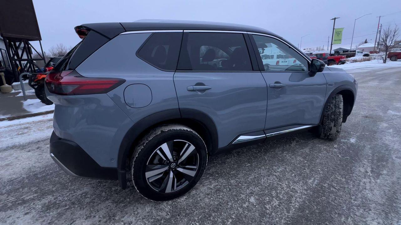 2021 Nissan Rogue Platinum AWD, MOONROOF, HEATED LEATHER SEATS, POWER LIFTGATE, REMOTE START, CRUISE CONTROL!! Photo