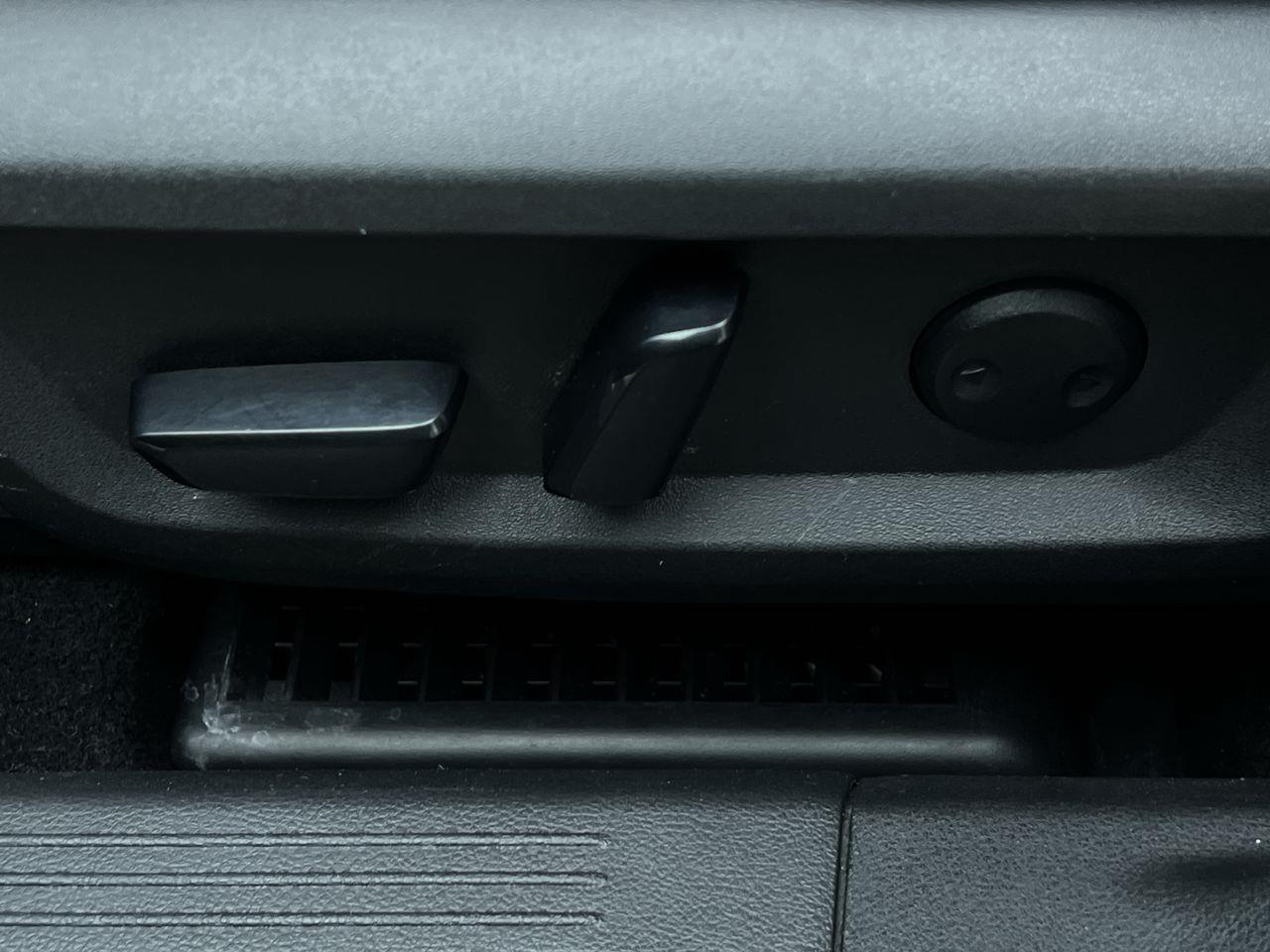 2021 Nissan Rogue Platinum AWD, MOONROOF, HEATED LEATHER SEATS, POWER LIFTGATE, REMOTE START, CRUISE CONTROL!! Photo