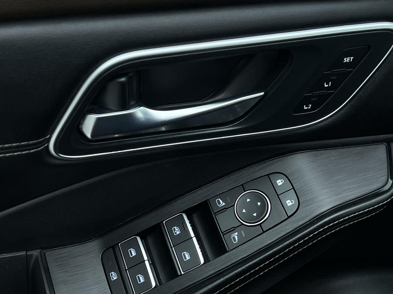 2021 Nissan Rogue Platinum AWD, MOONROOF, HEATED LEATHER SEATS, POWER LIFTGATE, REMOTE START, CRUISE CONTROL!! Photo