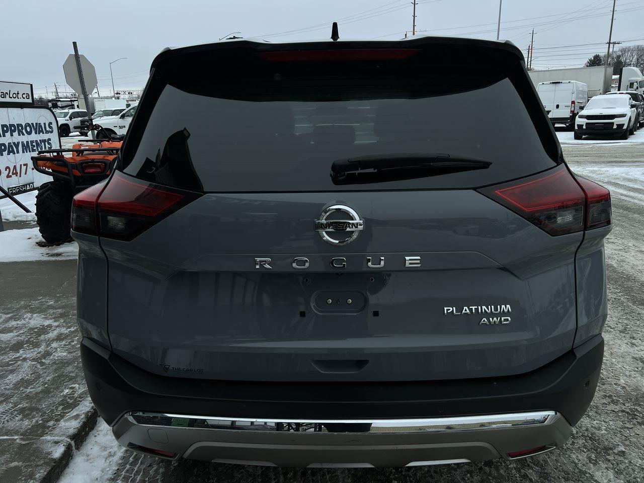 2021 Nissan Rogue Platinum AWD, MOONROOF, HEATED LEATHER SEATS, POWER LIFTGATE, REMOTE START, CRUISE CONTROL!! Photo