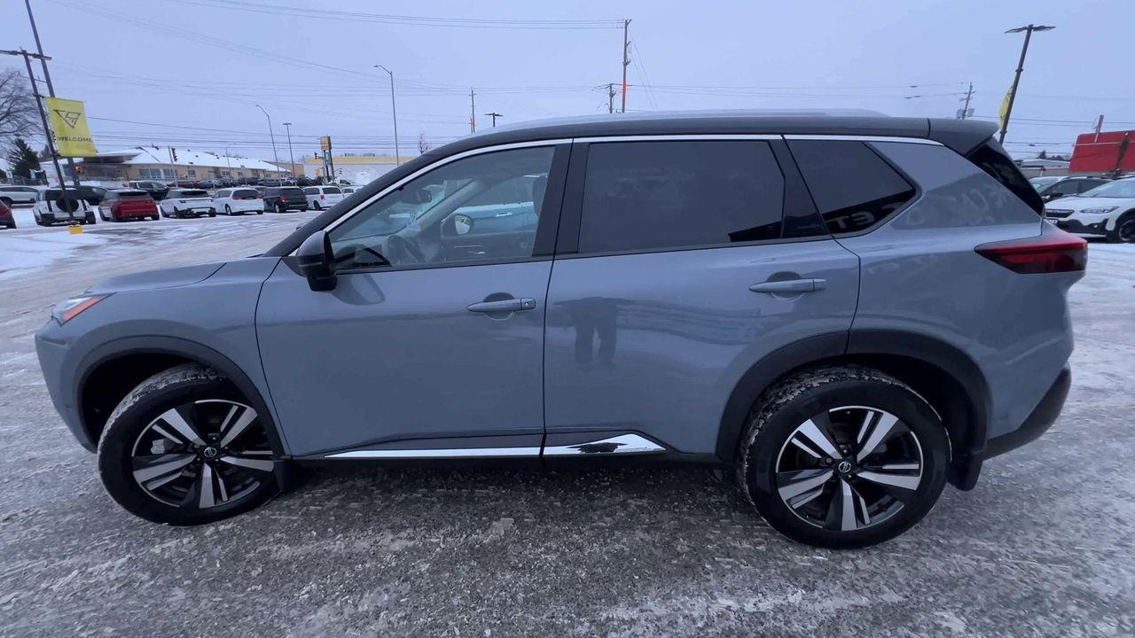 2021 Nissan Rogue Platinum AWD, MOONROOF, HEATED LEATHER SEATS, POWER LIFTGATE, REMOTE START, CRUISE CONTROL!! Photo