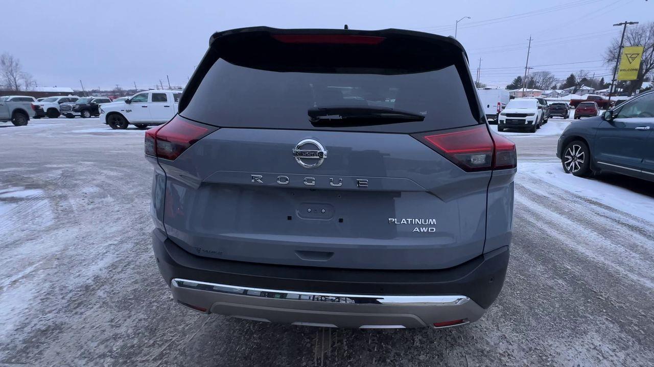 2021 Nissan Rogue Platinum AWD, MOONROOF, HEATED LEATHER SEATS, POWER LIFTGATE, REMOTE START, CRUISE CONTROL!! Photo