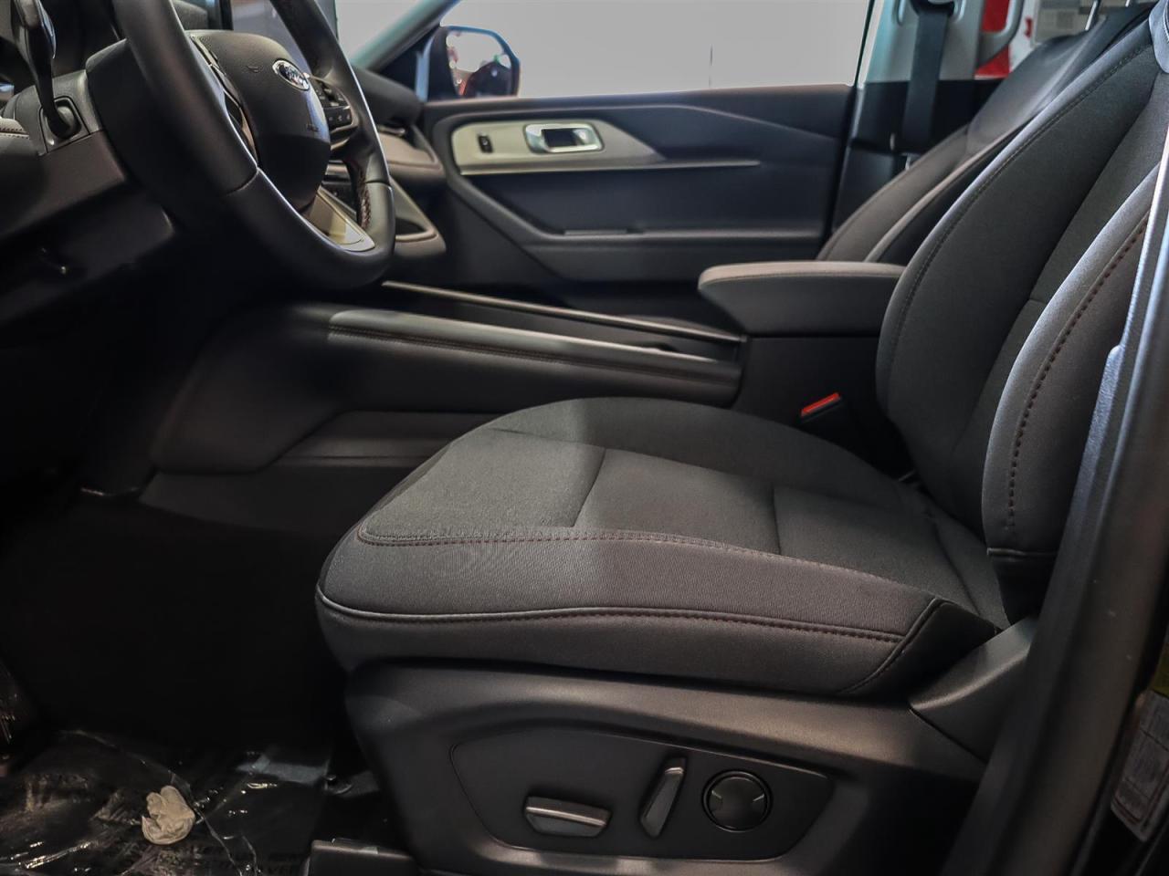 2026 Ford Explorer Active Photo