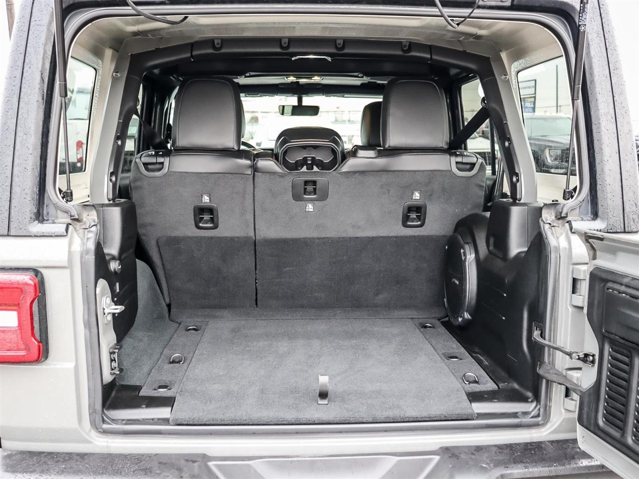 2022 Jeep Wrangler Unlimited Sahara | Navigation | Leather | Garage Door opener | Photo