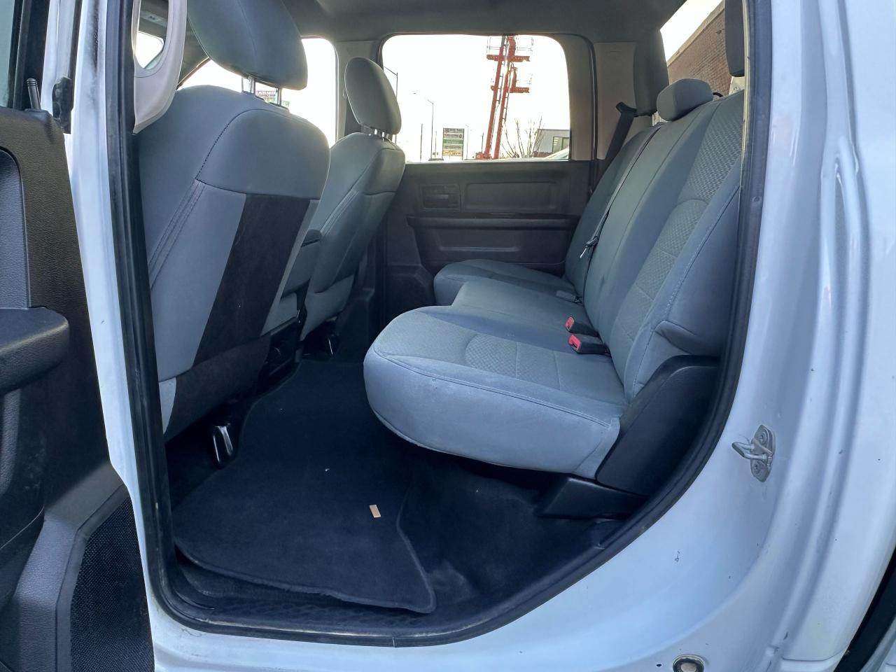 2015 RAM 1500 4WD Crew Cab 140.5" ST Photo