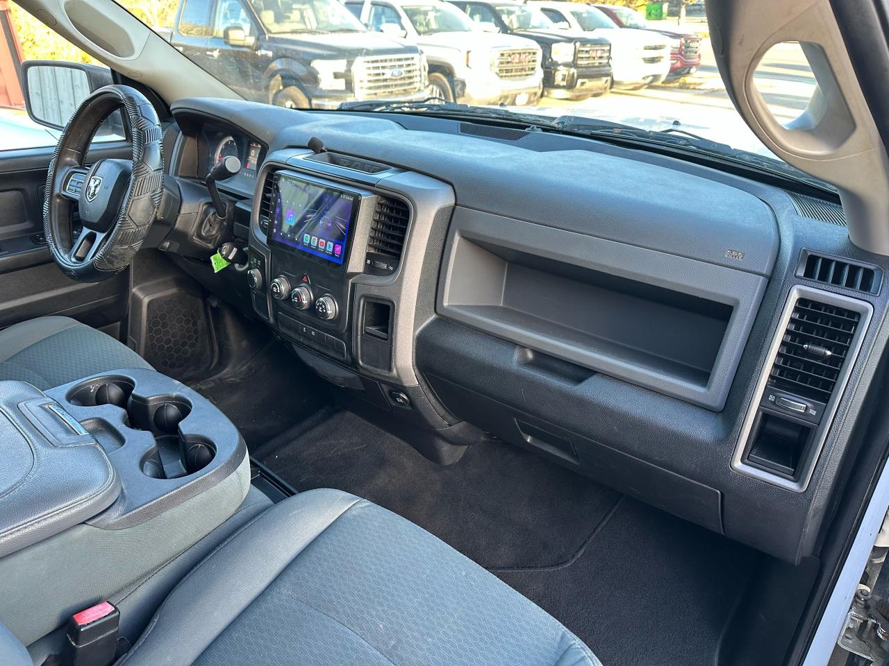 2015 RAM 1500 4WD Crew Cab 140.5" ST Photo