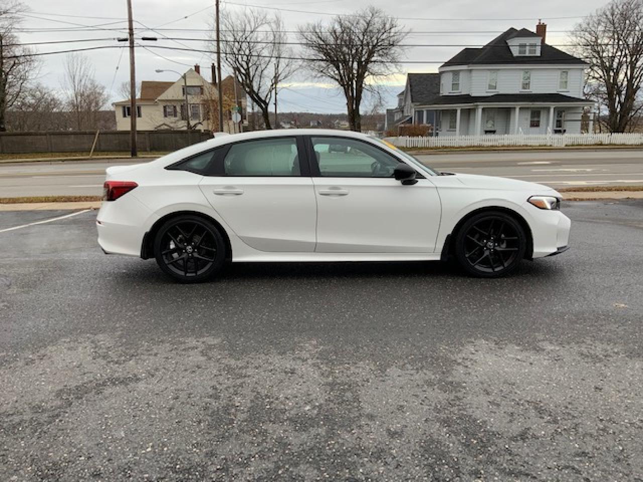 2025 Honda Civic SPORT  CVT Photo4