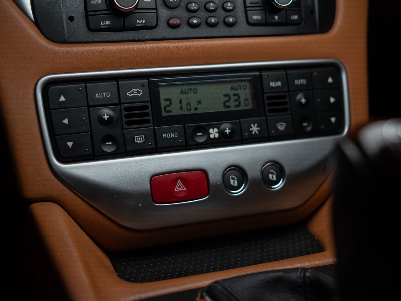 2011 Maserati GranTurismo Convertible CONVERTIBLE | BOSE | NAV | 20 IN Photo