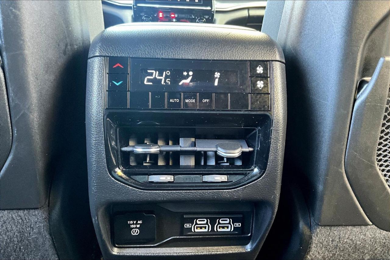 2022 Jeep Grand Cherokee L Altitude | 6Seat | Sunroof | SafetyTech | NAV |4X4 Photo