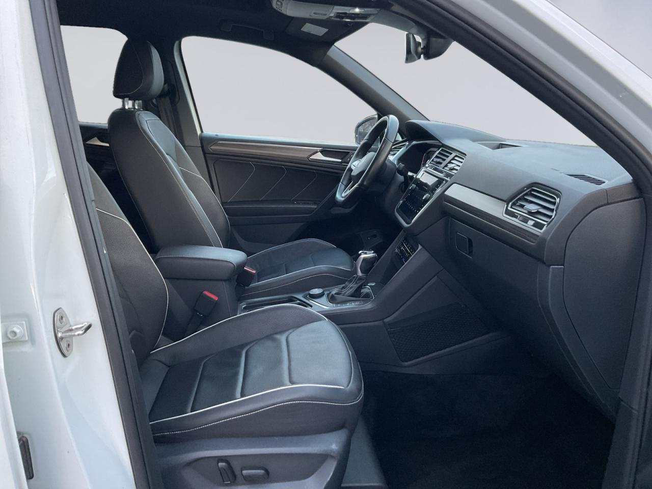 2023 Volkswagen Tiguan 2.0L Highline R-Line! AWD! Photo