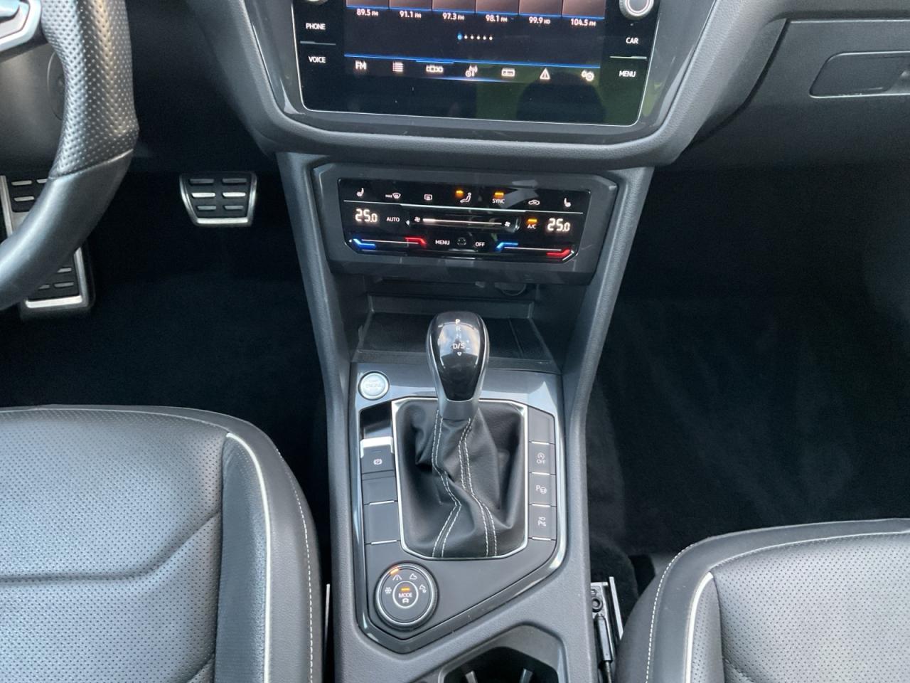 2023 Volkswagen Tiguan 2.0L Highline R-Line! AWD! Photo