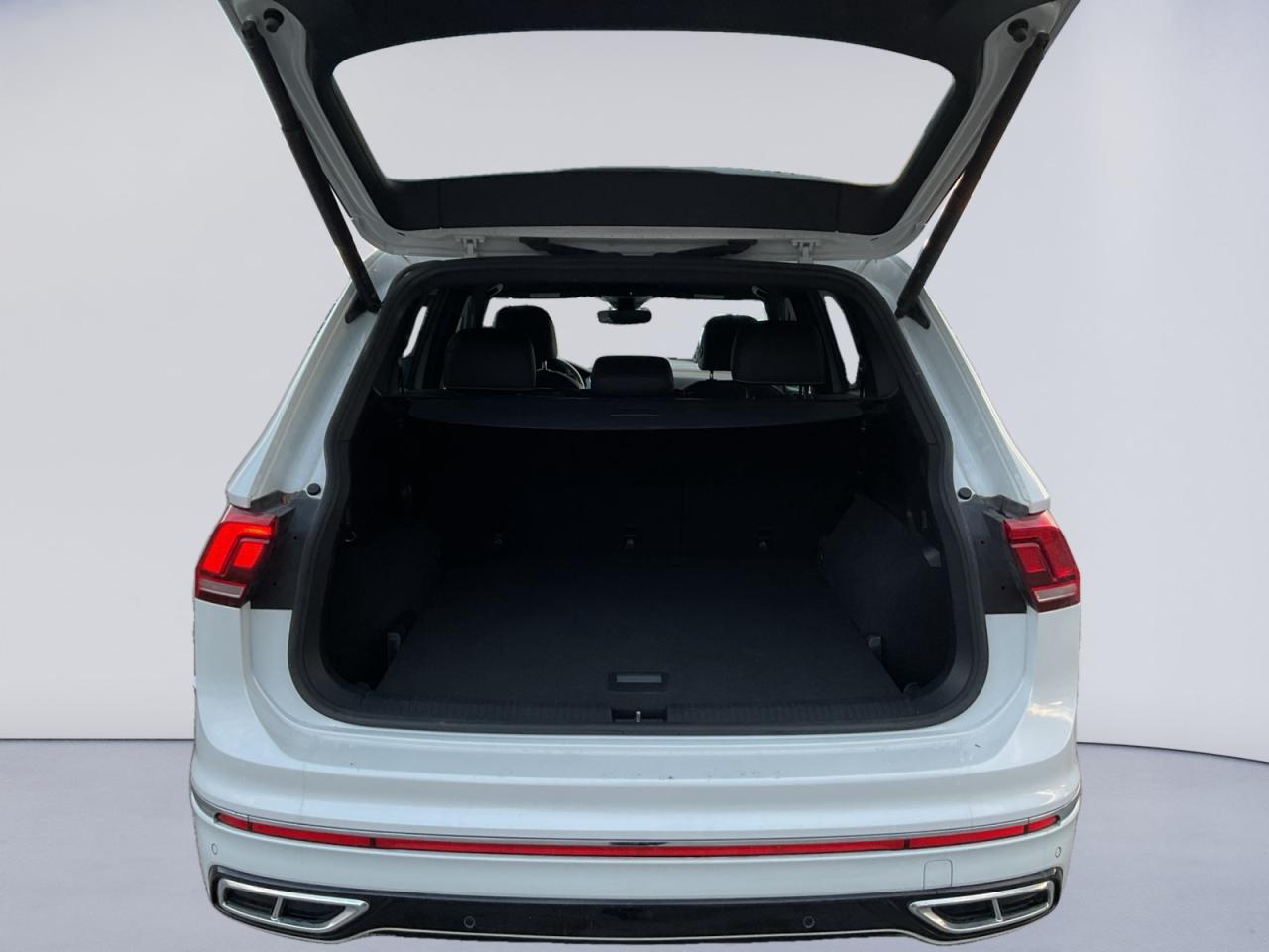 2023 Volkswagen Tiguan 2.0L Highline R-Line! AWD! Photo