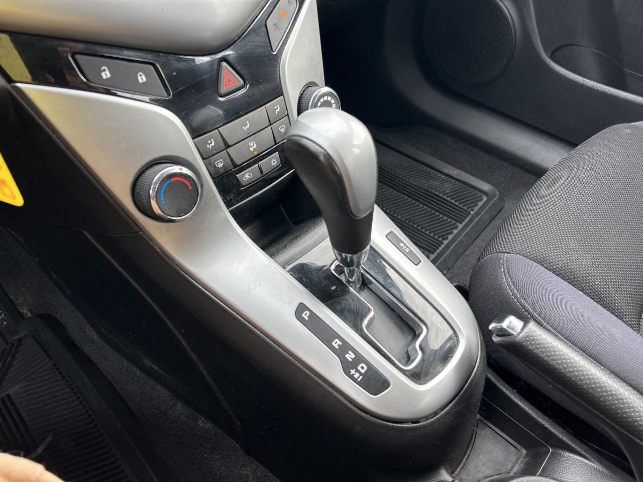 2014 Chevrolet Cruze LT, CLEAN CARFAX, REMOTE START, BACK UP CAMERA! - Photo #20