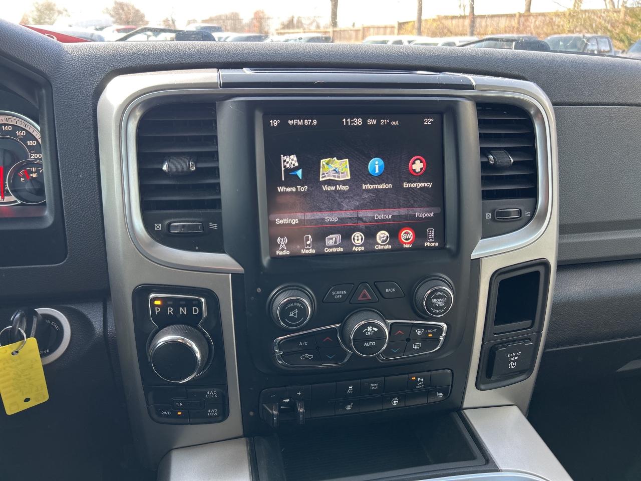 2017 RAM 1500 SLT CREW, 4X4, HEATED SEATS & STEERING WHEEL! - Photo #18