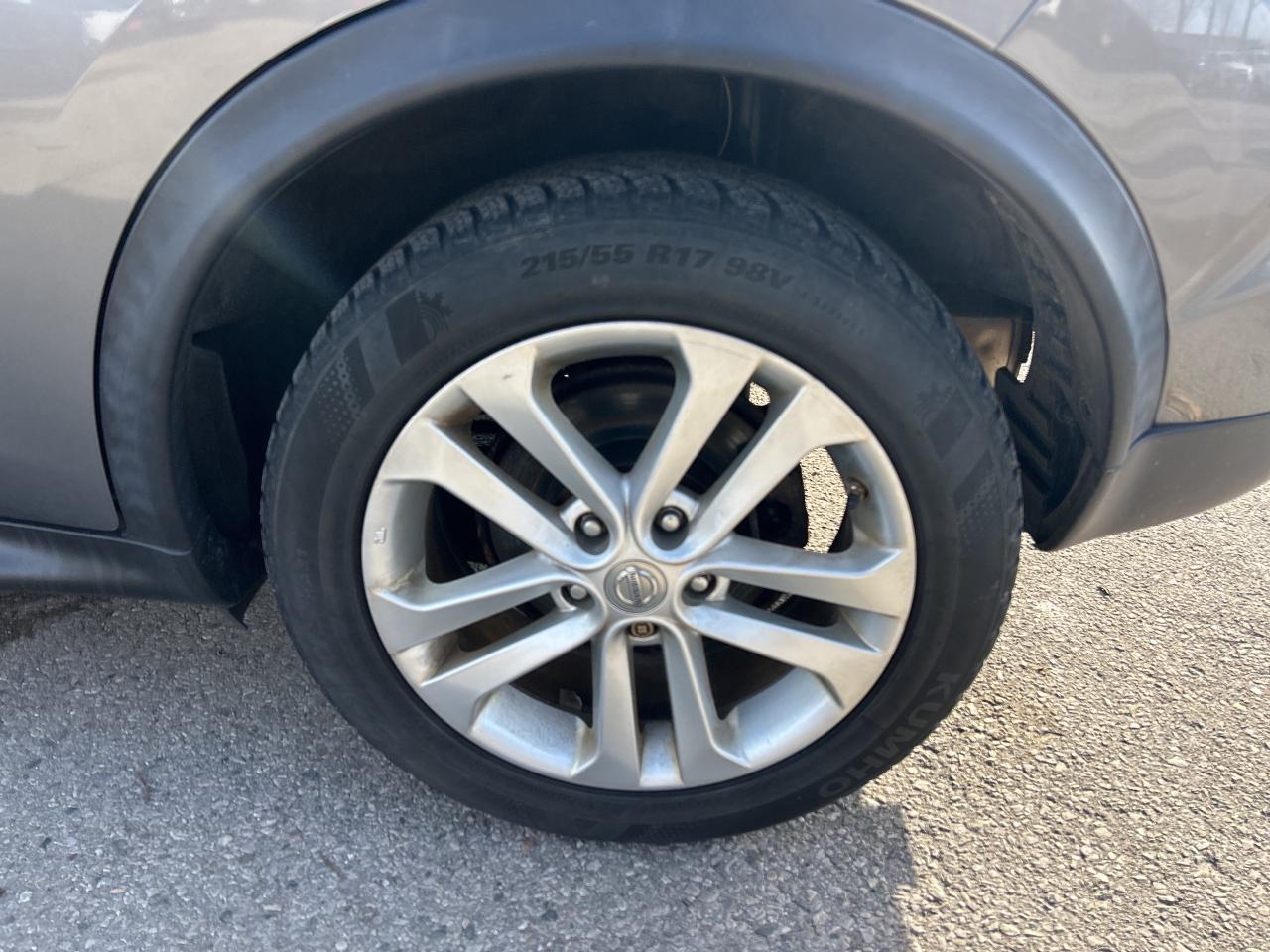 2015 Nissan Juke SL, AWD, HEATED LEATHER, SUNROOF, BACK UP CAMERA! - Photo #10