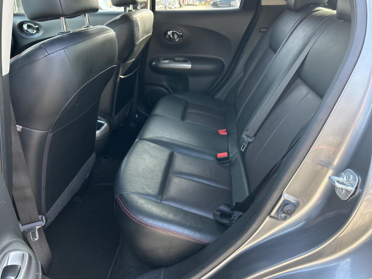 2015 Nissan Juke SL, AWD, HEATED LEATHER, SUNROOF, BACK UP CAMERA! - Photo #12