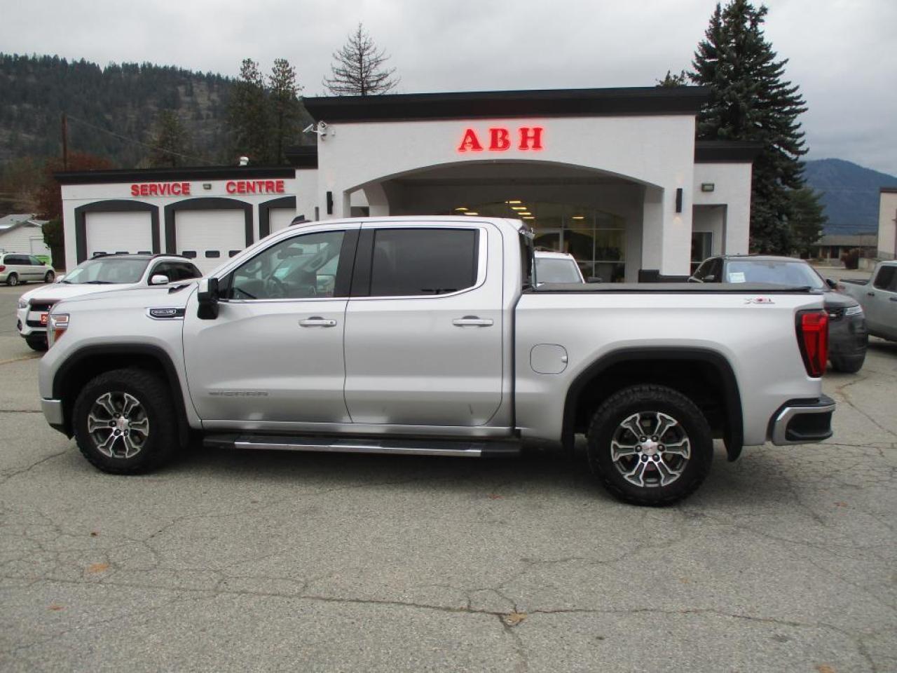 2020 GMC Sierra 1500 SLE CREW CAB 4X4 Photo2