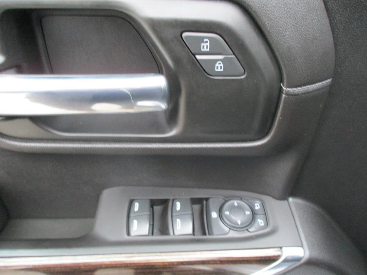 2020 GMC Sierra 1500 SLE CREW CAB 4X4 Photo10