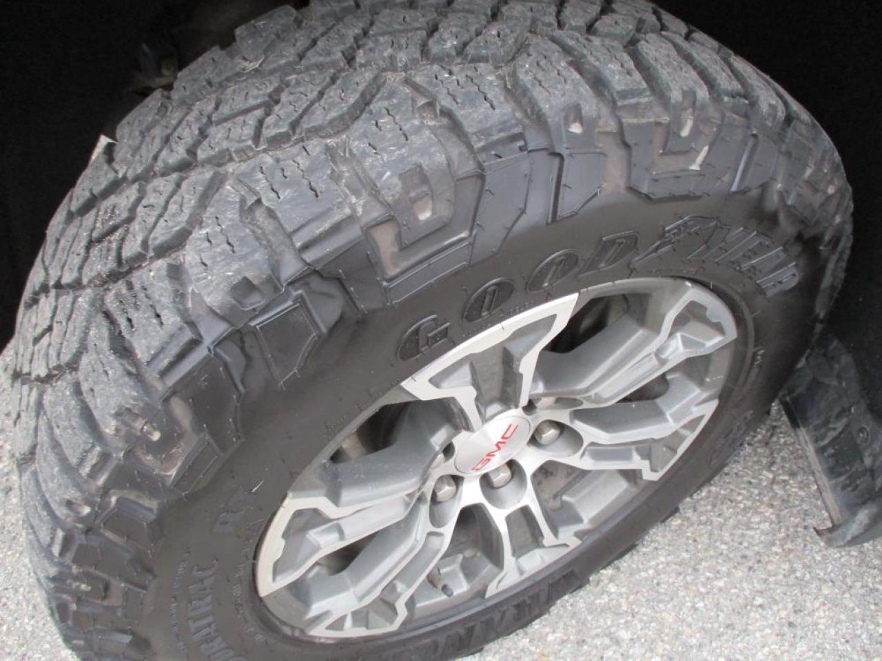 2020 GMC Sierra 1500 SLE CREW CAB 4X4 - Photo #21