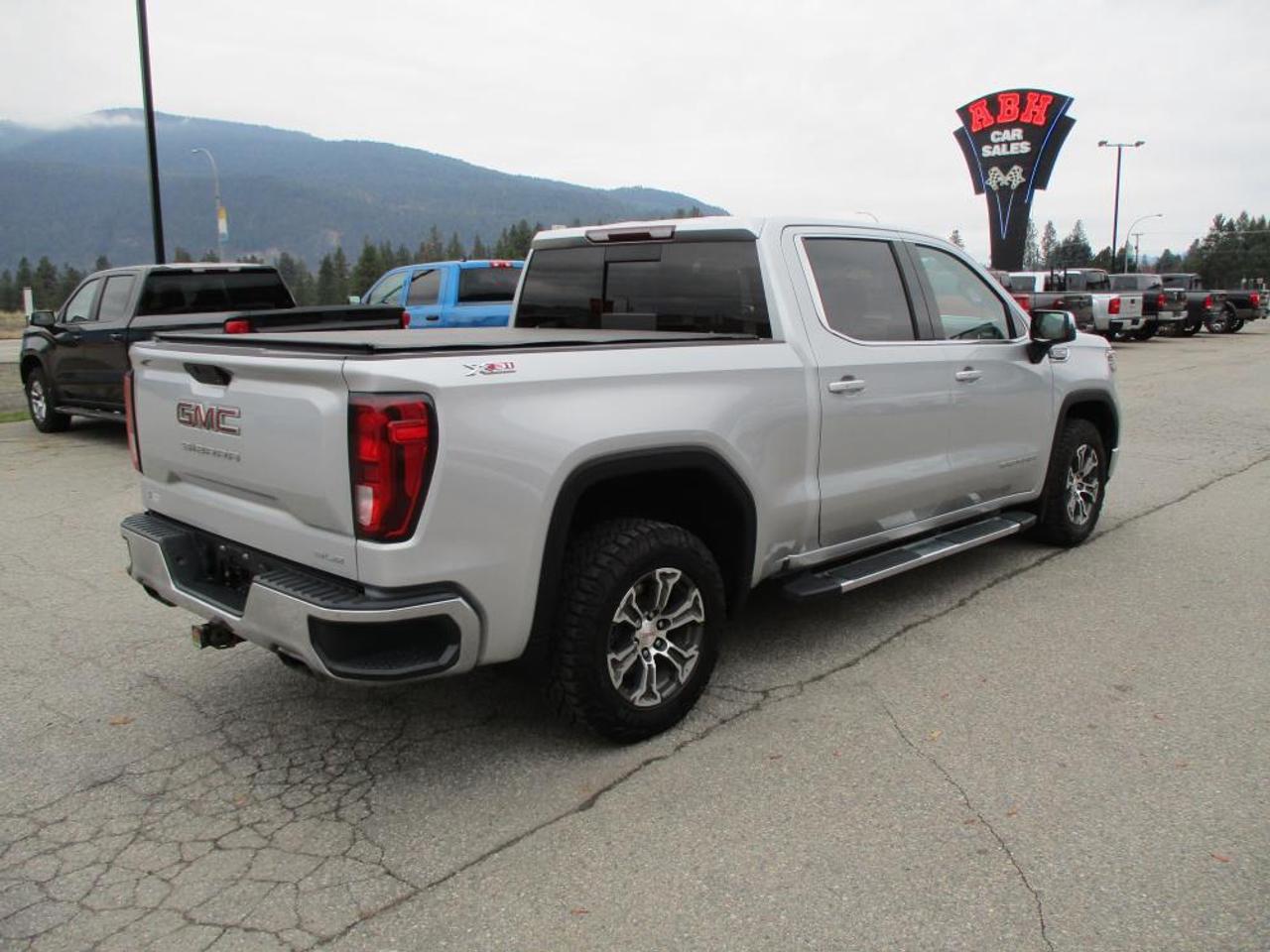 2020 GMC Sierra 1500 SLE CREW CAB 4X4 - Photo #5