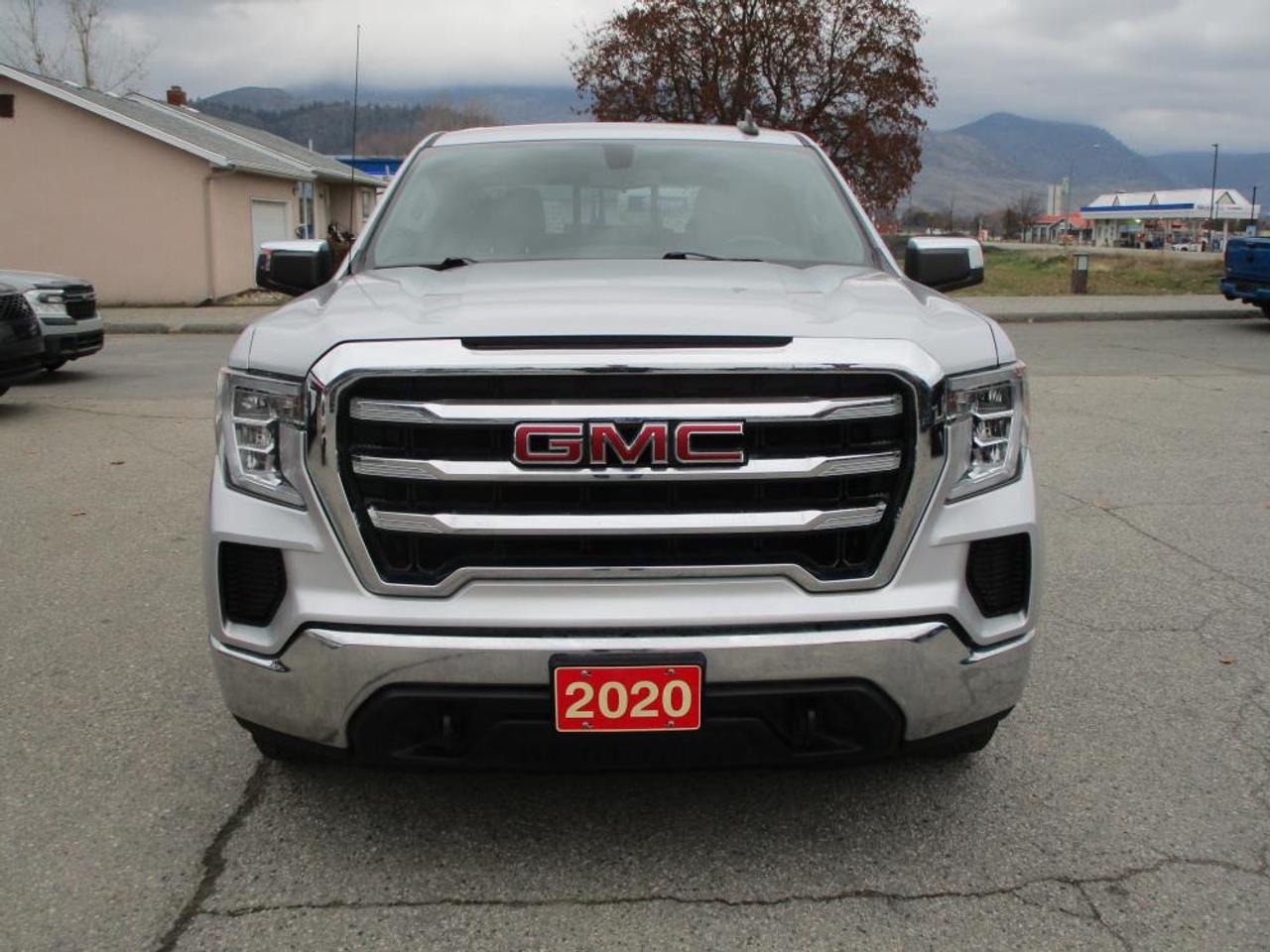 2020 GMC Sierra 1500 SLE CREW CAB 4X4 - Photo #2