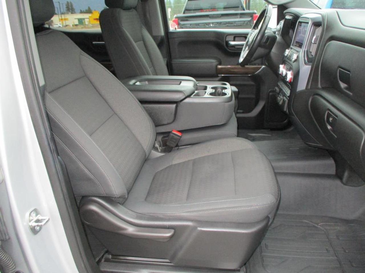 2020 GMC Sierra 1500 SLE CREW CAB 4X4 Photo