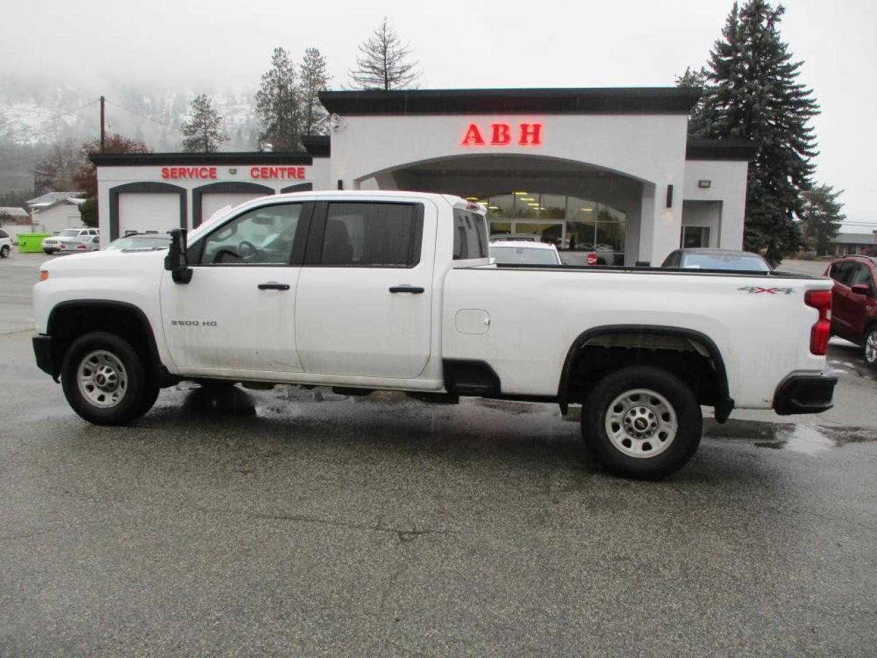 2021 Chevrolet Silverado 3500HD CREW CAB 4X4 Photo2