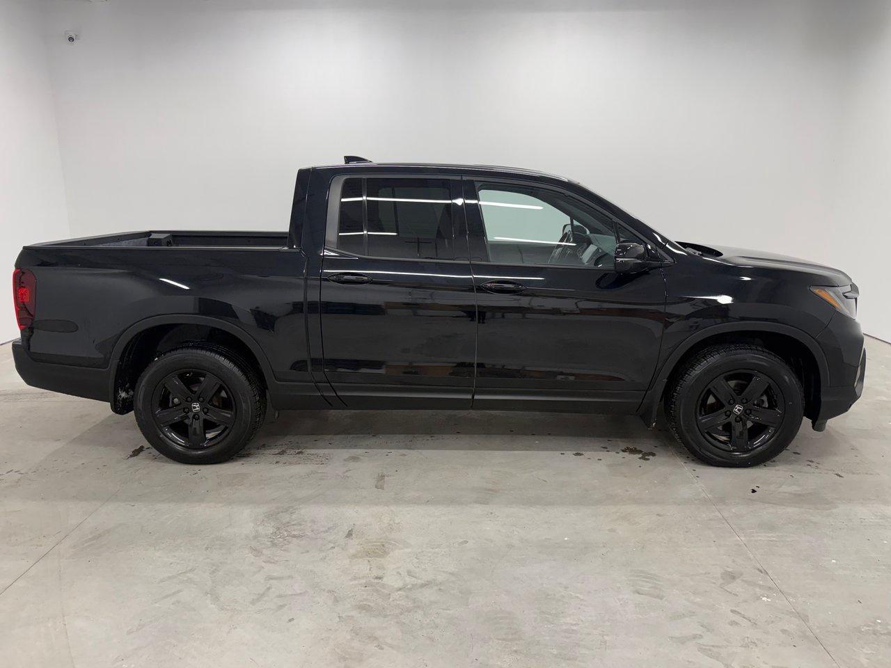 2022 Honda Ridgeline Black Edition Photo3
