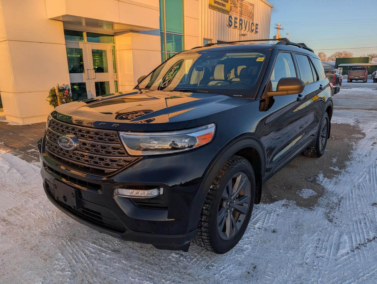 2021 Ford Explorer XLT Photo1