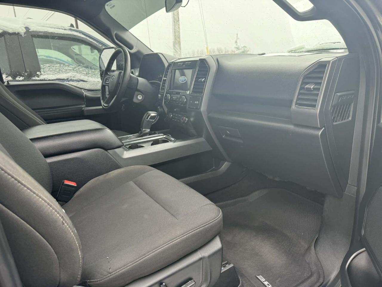 2019 Ford F-150 XLT Photo2