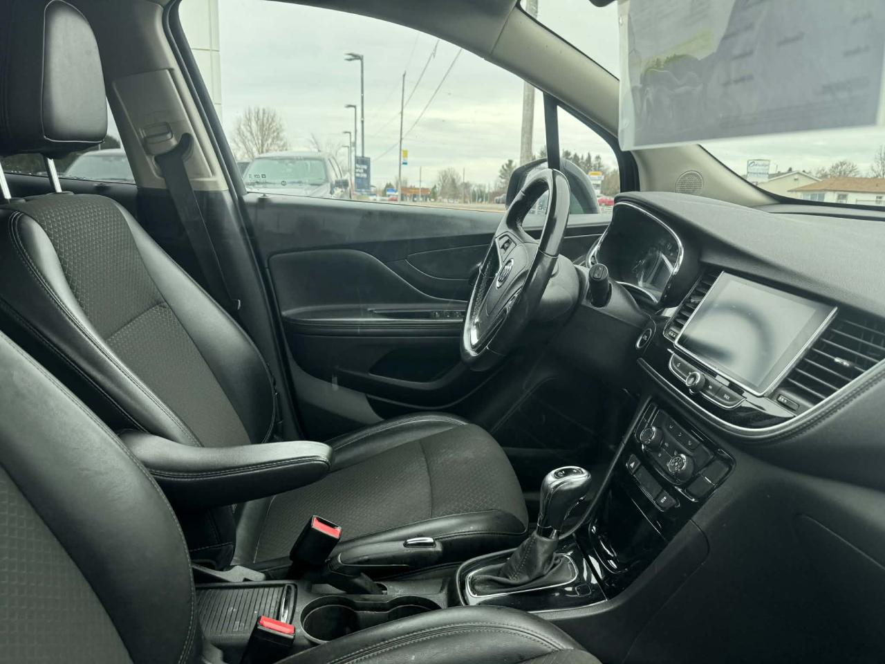 2019 Buick Encore Preferred Photo2