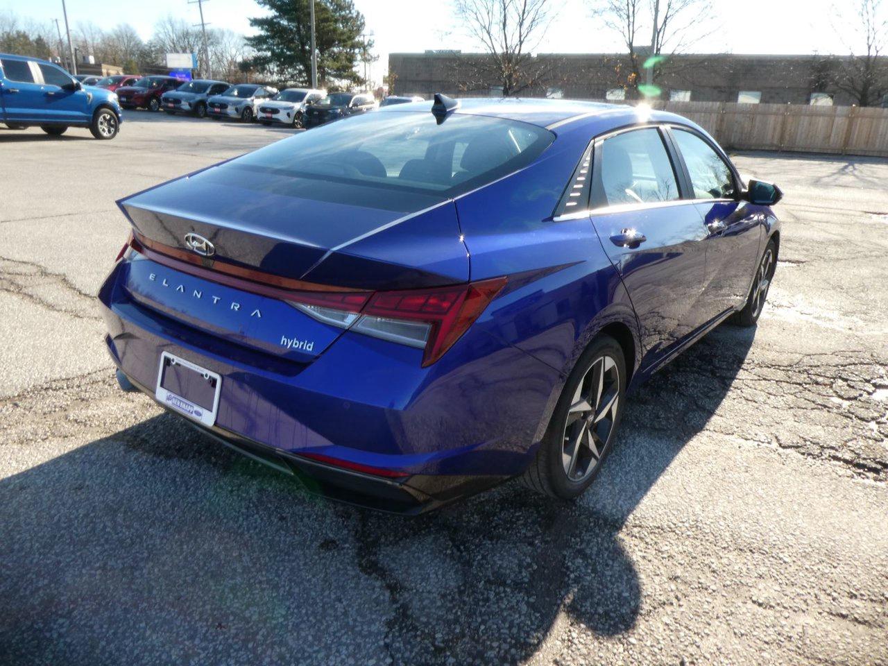 2023 Hyundai Elantra Limited Luxury Photo