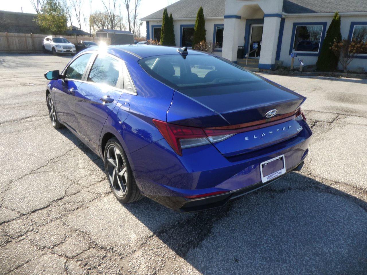 2023 Hyundai Elantra Limited Luxury Photo