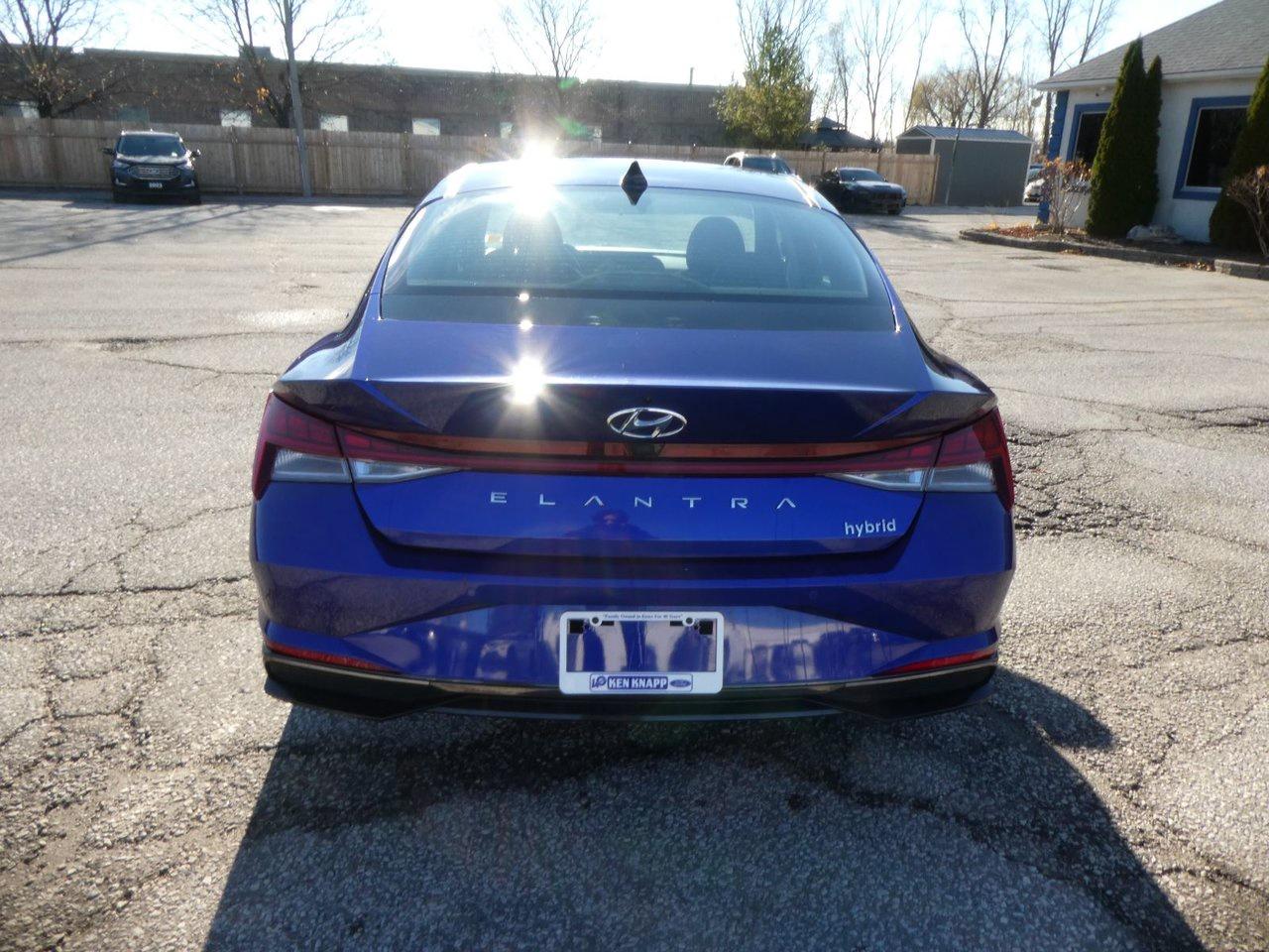 2023 Hyundai Elantra Limited Luxury Photo