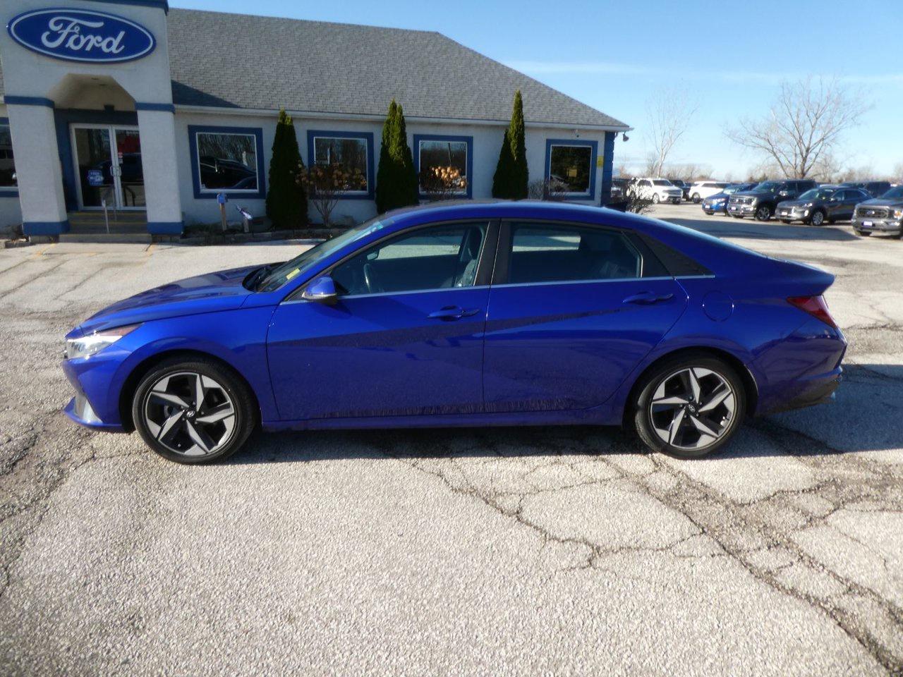 2023 Hyundai Elantra Limited Luxury Photo