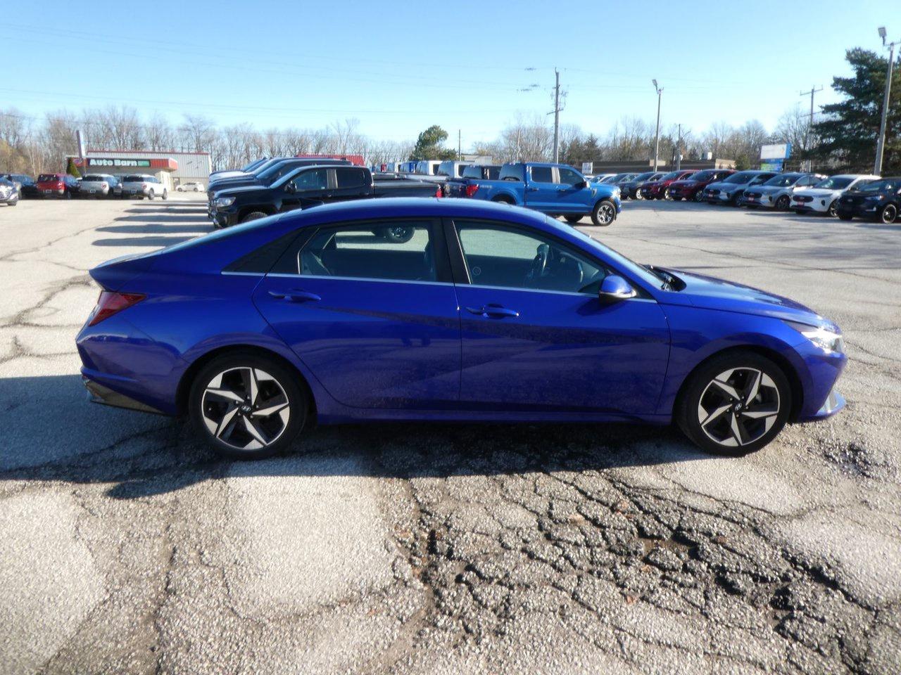 2023 Hyundai Elantra Limited Luxury Photo