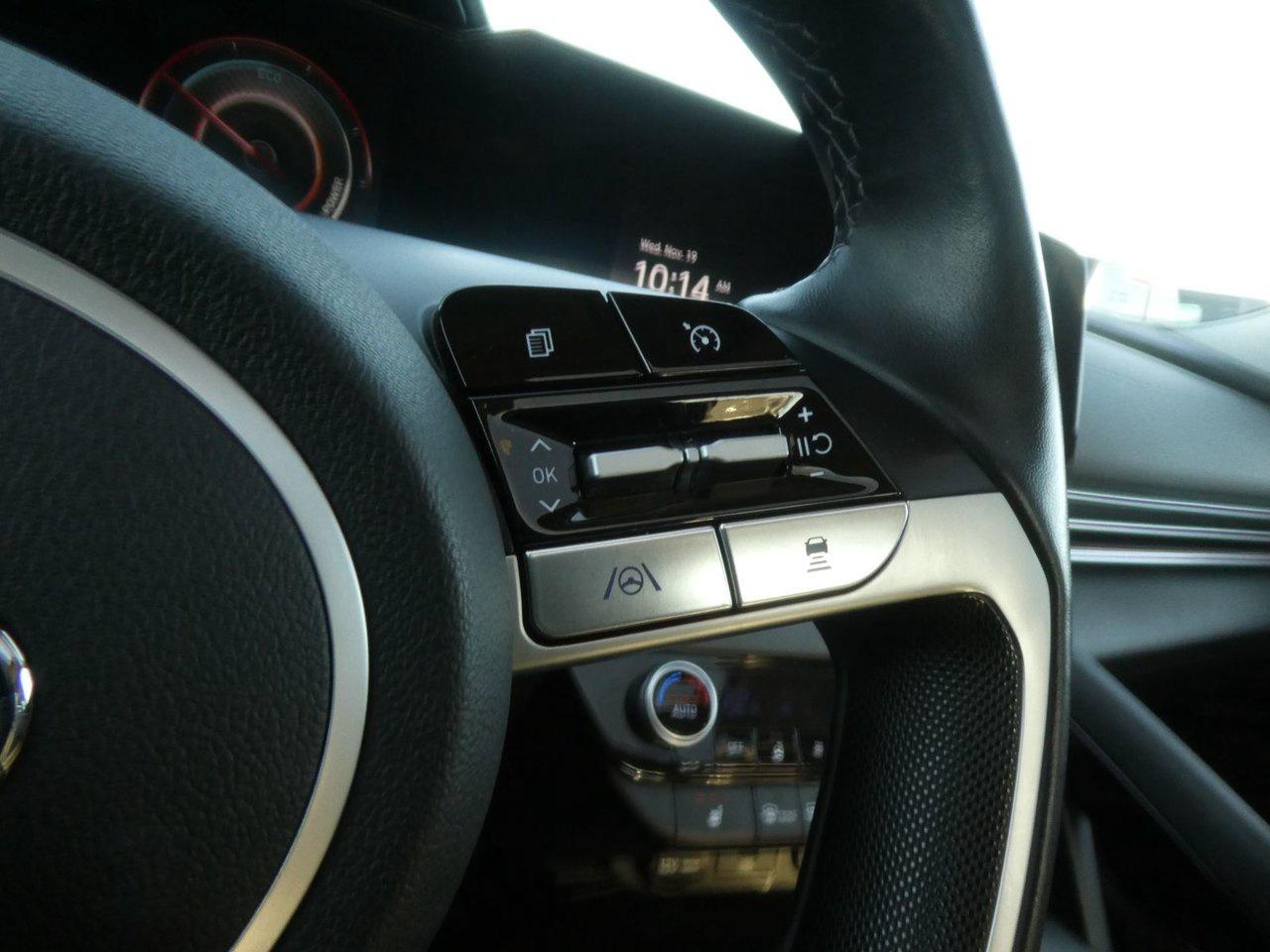 2023 Hyundai Elantra Limited Luxury Photo