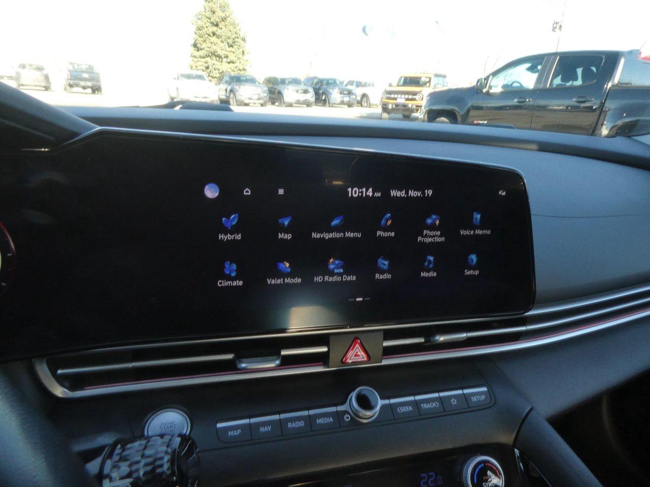 2023 Hyundai Elantra Limited Luxury Photo