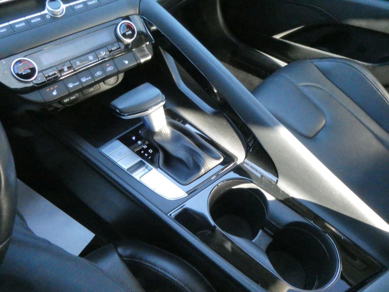 2023 Hyundai Elantra Limited Luxury Photo