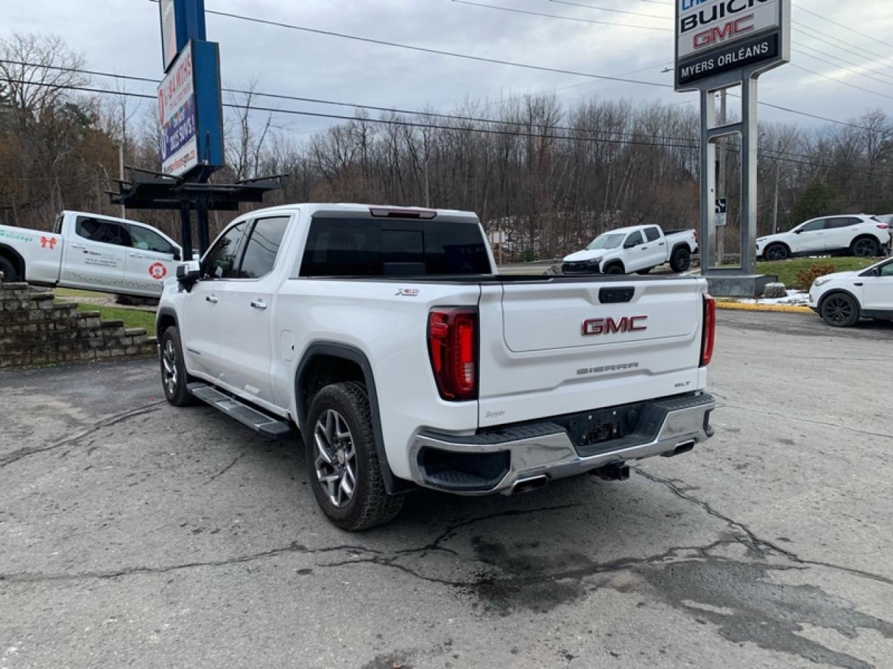 2022 GMC Sierra 1500 SLT  - Leather Seats -  Remote Start Photo2