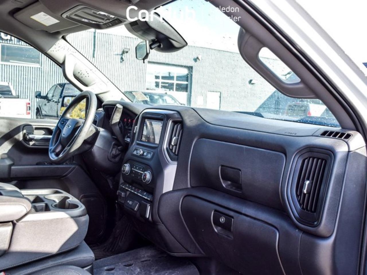 2024 Chevrolet Silverado 1500 Custom Trail Boss Z71 4WD Crew Cab 147" 6 Passenger Multifunction Tailgate Photo