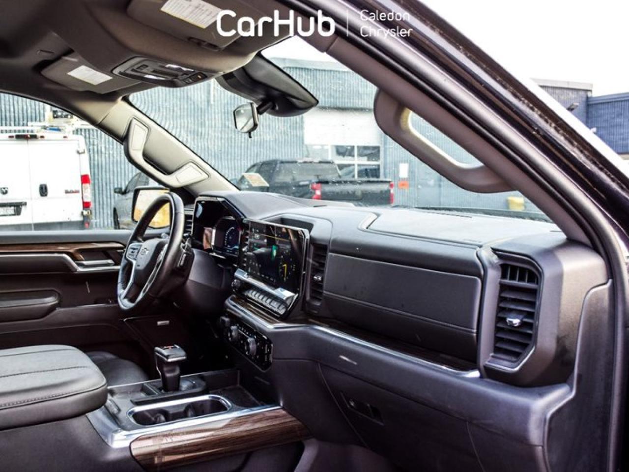 2023 Chevrolet Silverado 1500 RST 4WD Crew Cab 157" 6.2L Leather 13.4"Display Lane Assist Photo