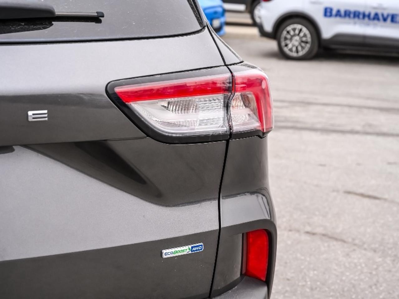 2020 Ford Escape SE Photo