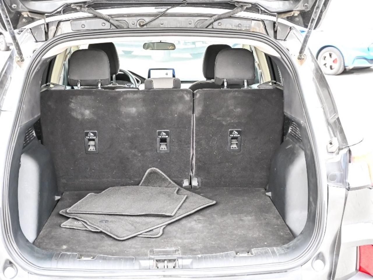 2020 Ford Escape SE Photo