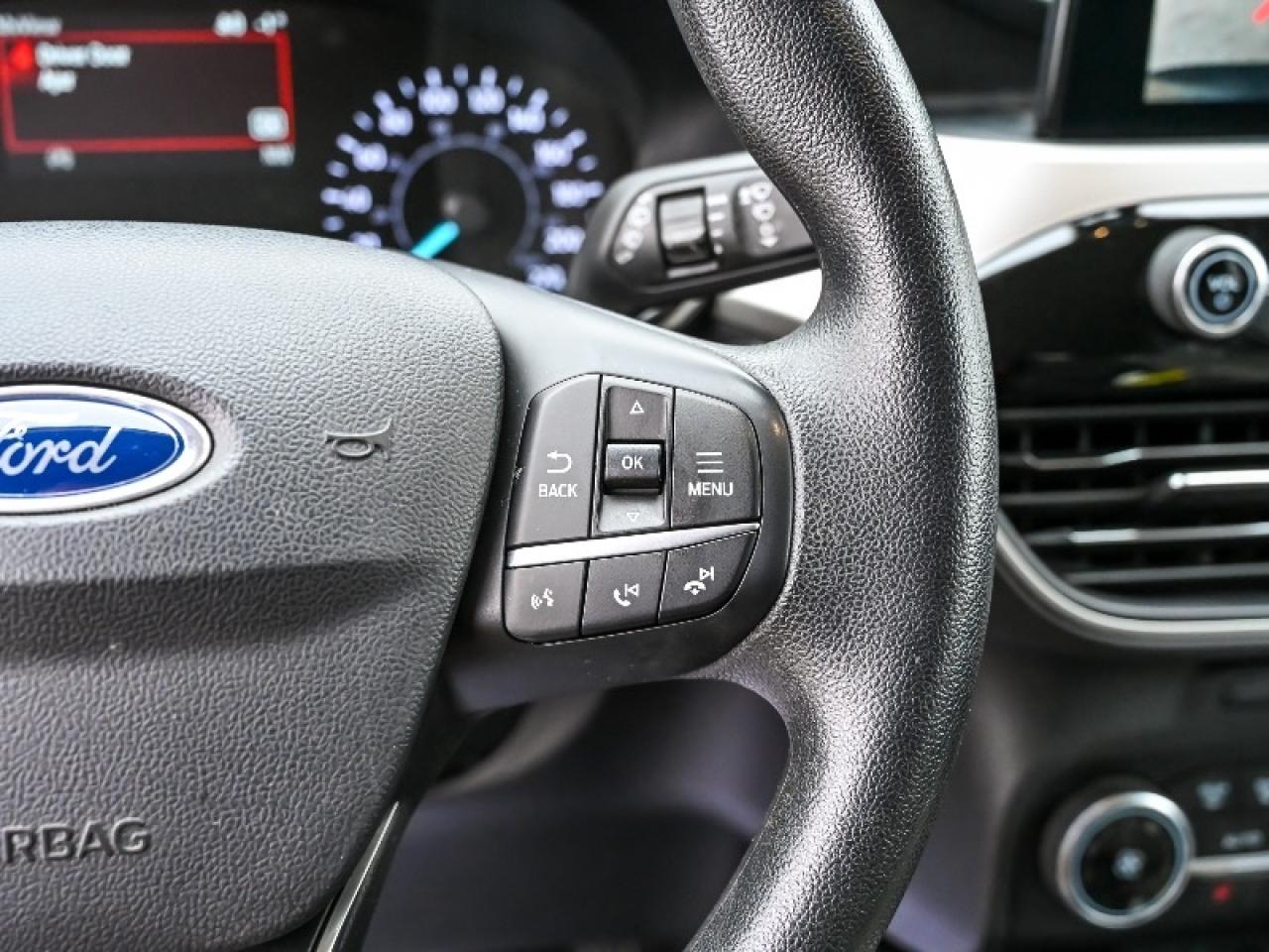 2020 Ford Escape SE Photo